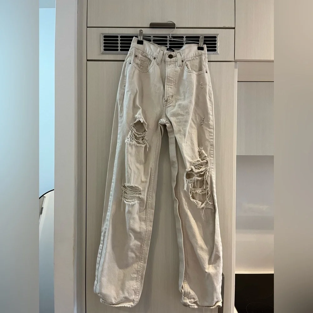 BDG High Rise Distressed Baggy Jeans - Picture 3 of 5